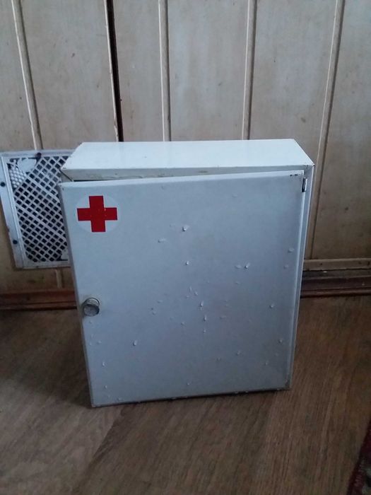 Ящик для медекаментів