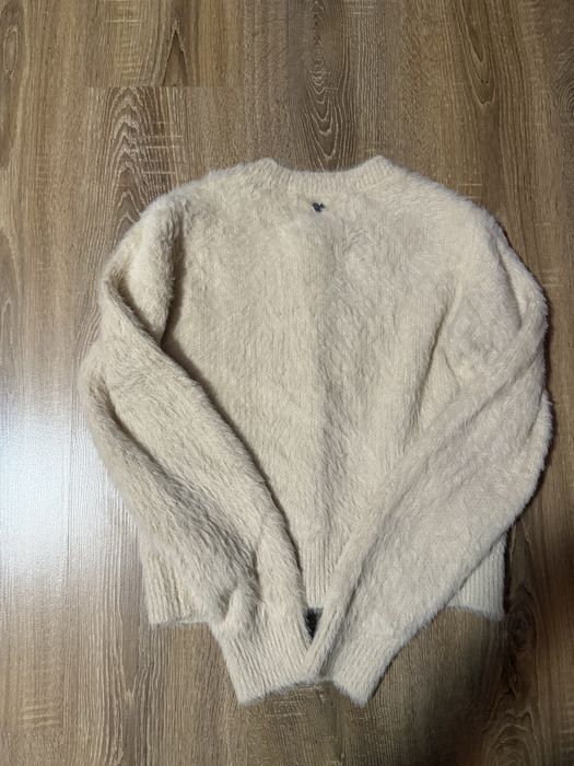 Светер  з гарними гудзиками