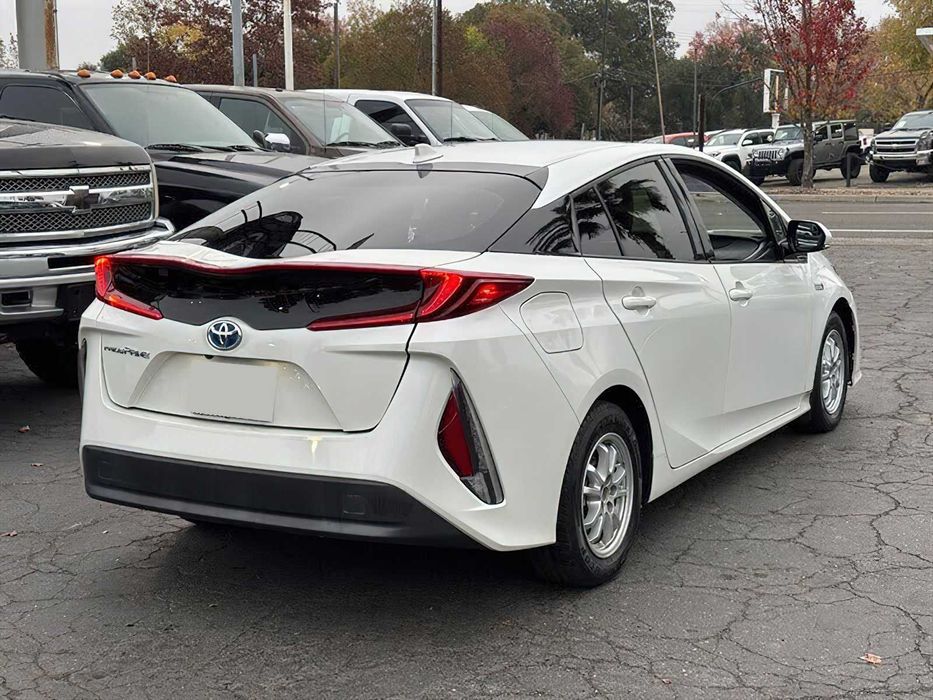 Toyota Prius Prime Premium      2019