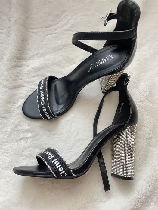 Босоніжки на підборах 38 розмір