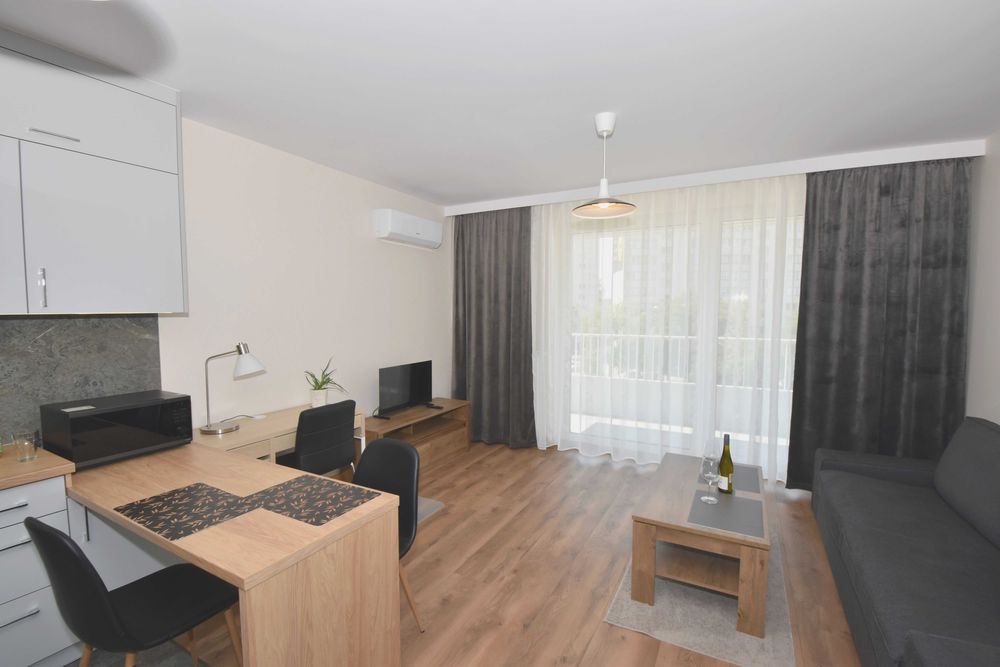 ** Apartament, 2 pokoje, wszystko nowe **
