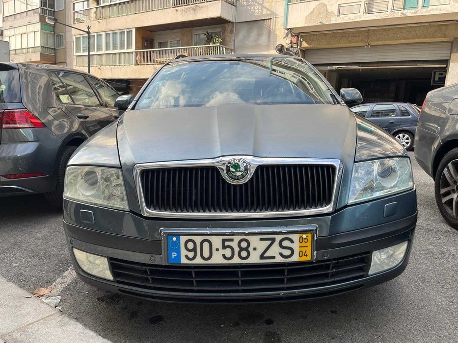 Skoda Octavia Break 2.0 TDI Caixa Automática DSG foto 4