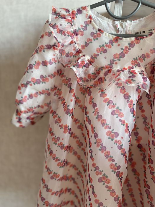 Сукня у квіти