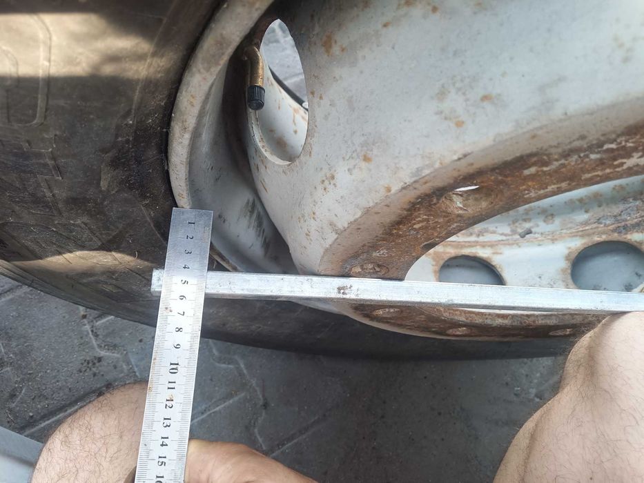 kołpaki i łańcuchy śnieżne r22.5 tir.