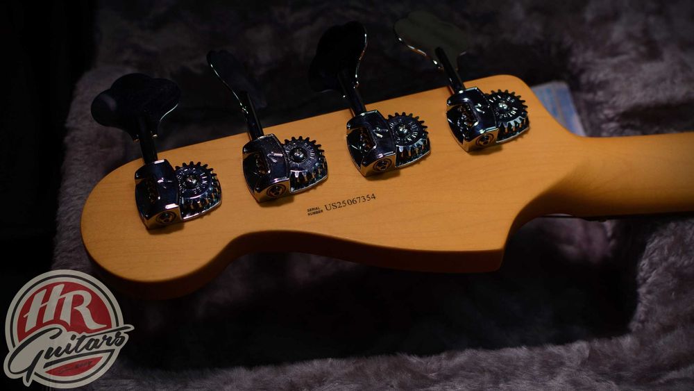 FENDER AMERICAN Professional II Precision Bass, Dark Night, USA