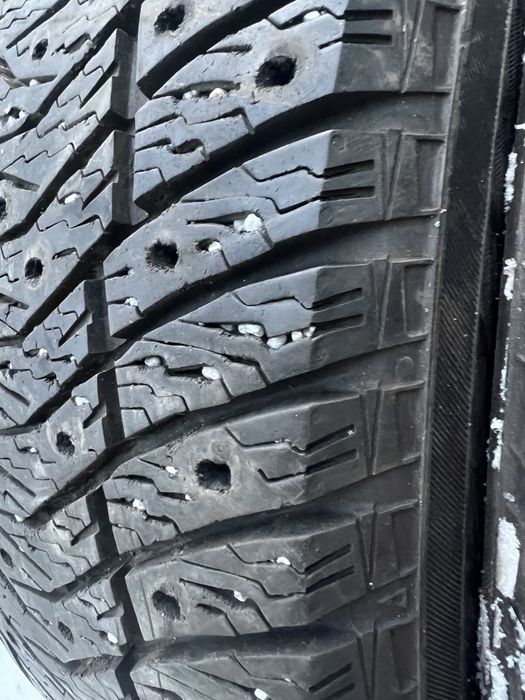 Шини зимові 225/45 R17 Yokohama