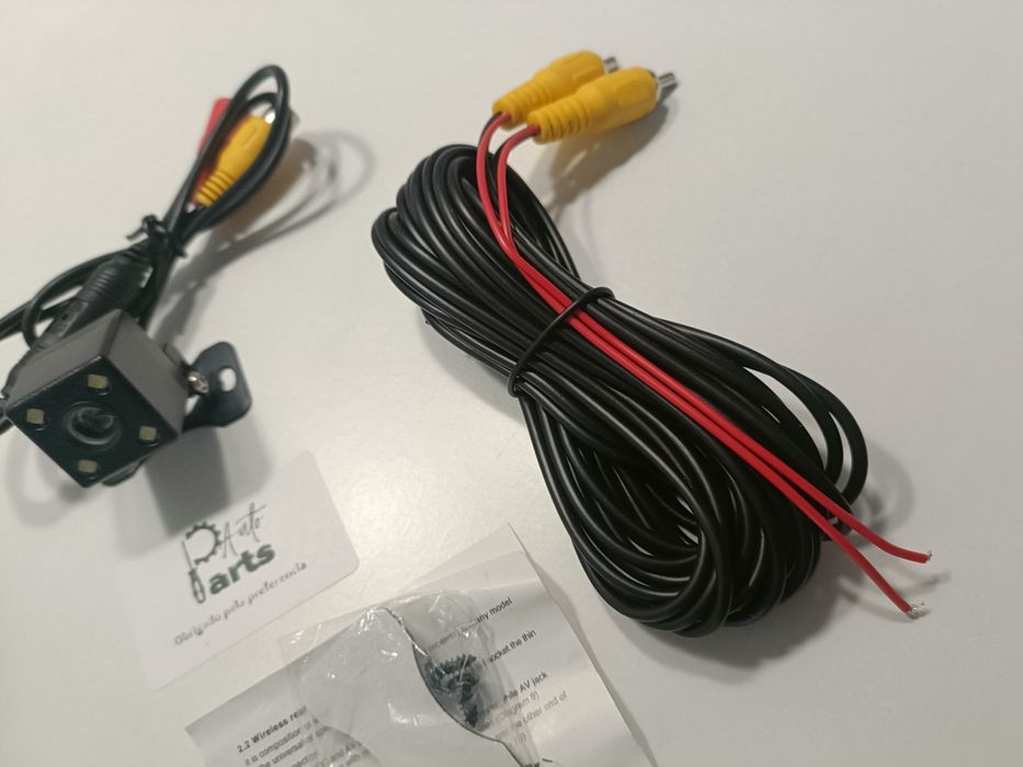 Câmera para parqueamento automóvel
