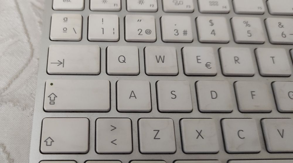 Apple wireless keyboard