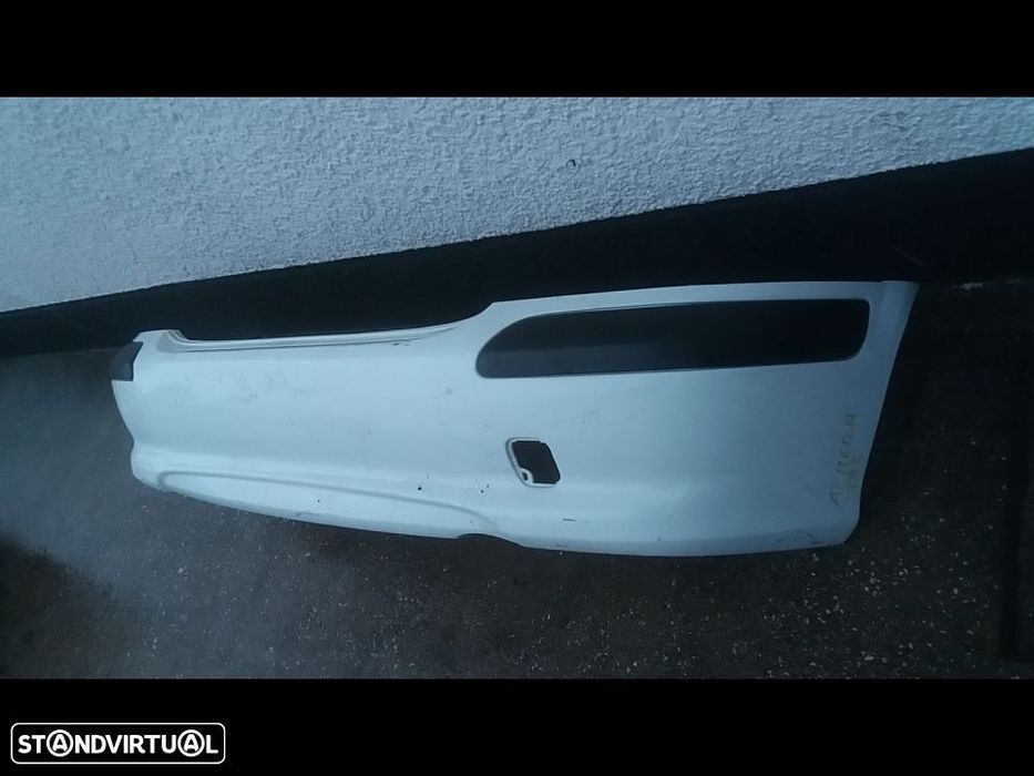parachoque Nissan almera