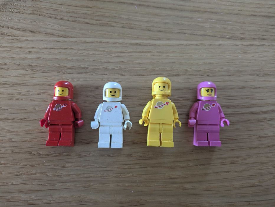 Minifigurki lego space classic minifigures