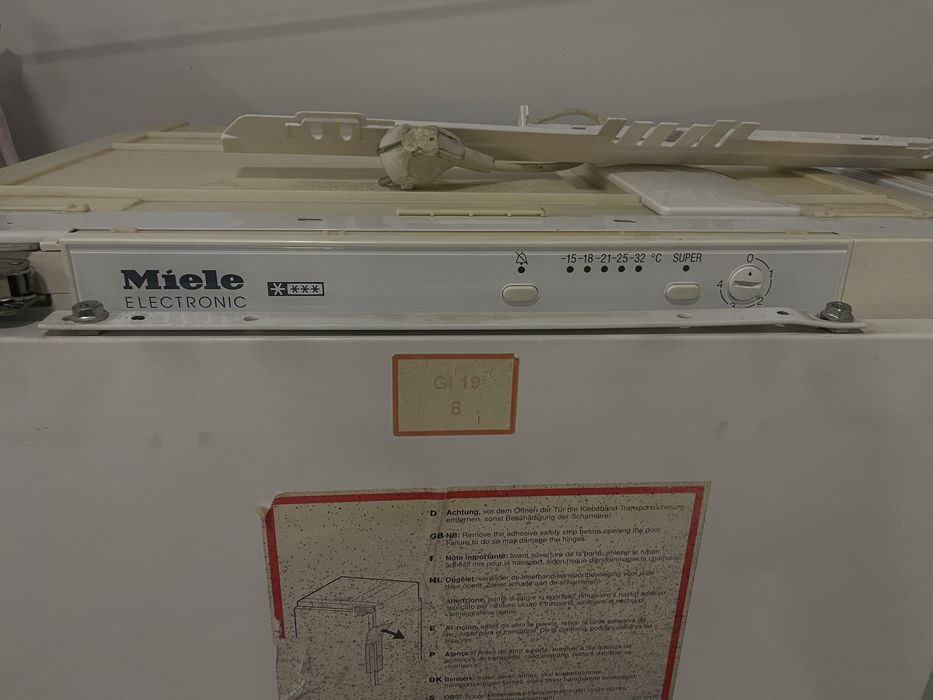 Conjunto Frigorífico Liebherr + Arca Vertical Miele (Encastre / Gama Alta)
