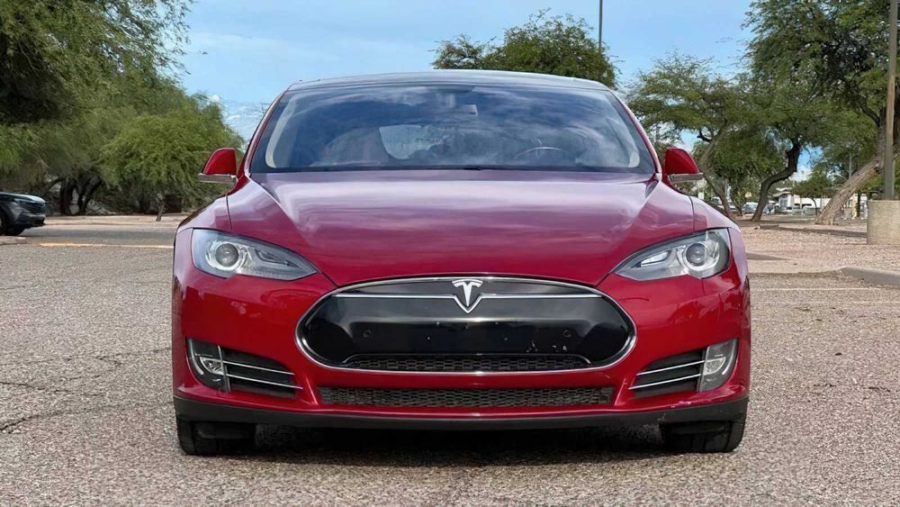 Tesla Model S 85      2014