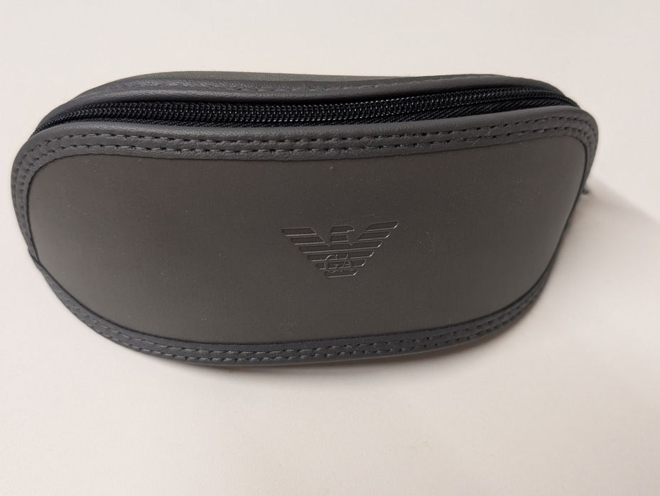 Oryginalne etui Armani na okulary / okulary przeciwsłoneczne
