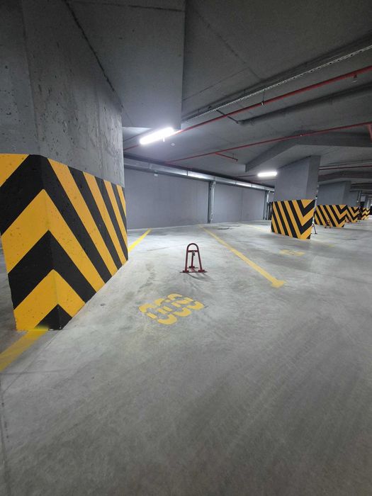 Паркомісце для вашого авто в ЦЕНТРІ . ЖК Авторський.