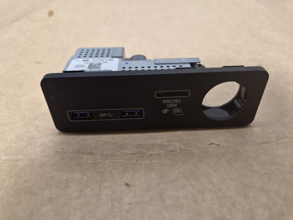 Port USB Czytnik kart SD Range Rover  JPLA-19E110-BB