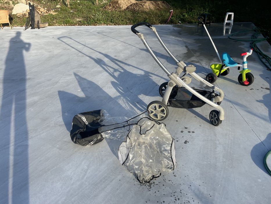 Vendo material de bebe.