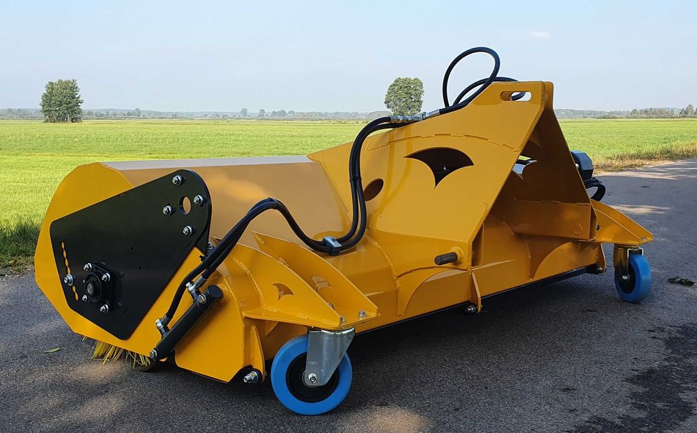Zamiatarka na tylni TUZ z napędem na wałek WOM 1,2m