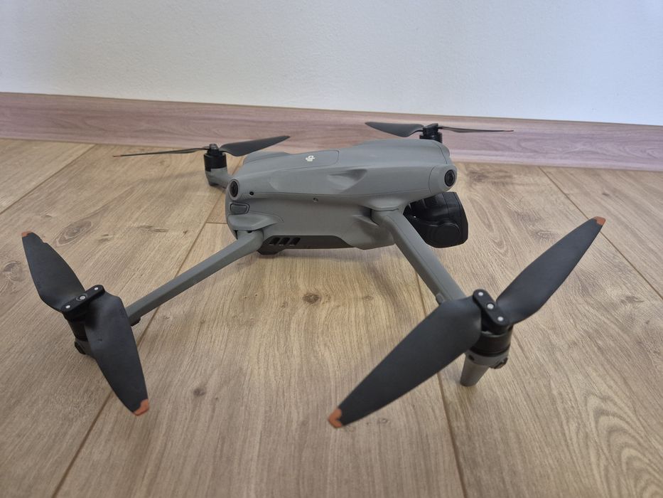 Квадрокоптер  DJI Air 3