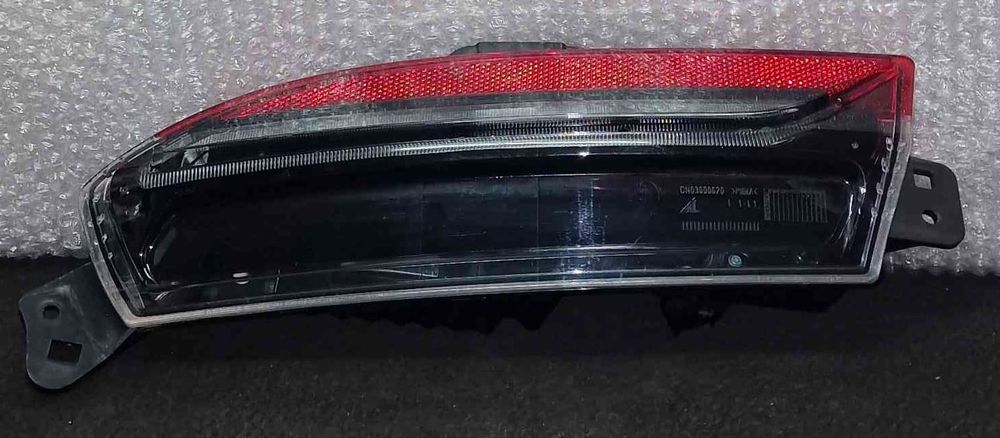 Farolim Nevoeiro Trás Direito 171251300D - TESLA MODEL 3