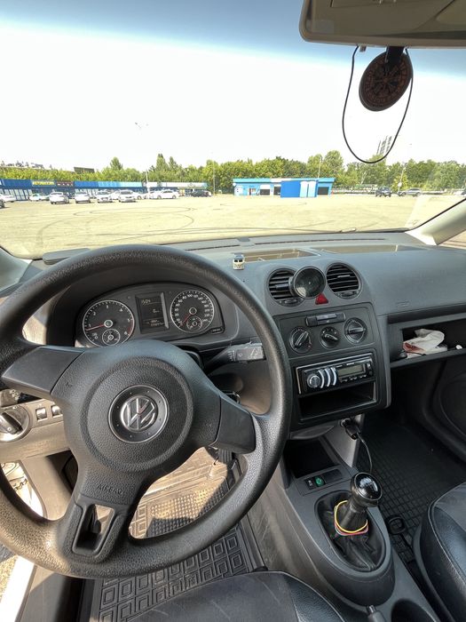 Продам Volkswagen Caddy 1.6TDI 2011