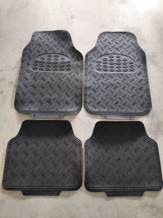 Tapetes auto Walser look metal - como novos