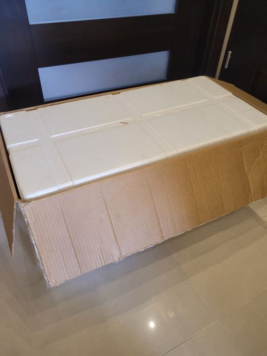 Duży box styrobox styropian pudło do wysyłki ryb transportu akwariowy