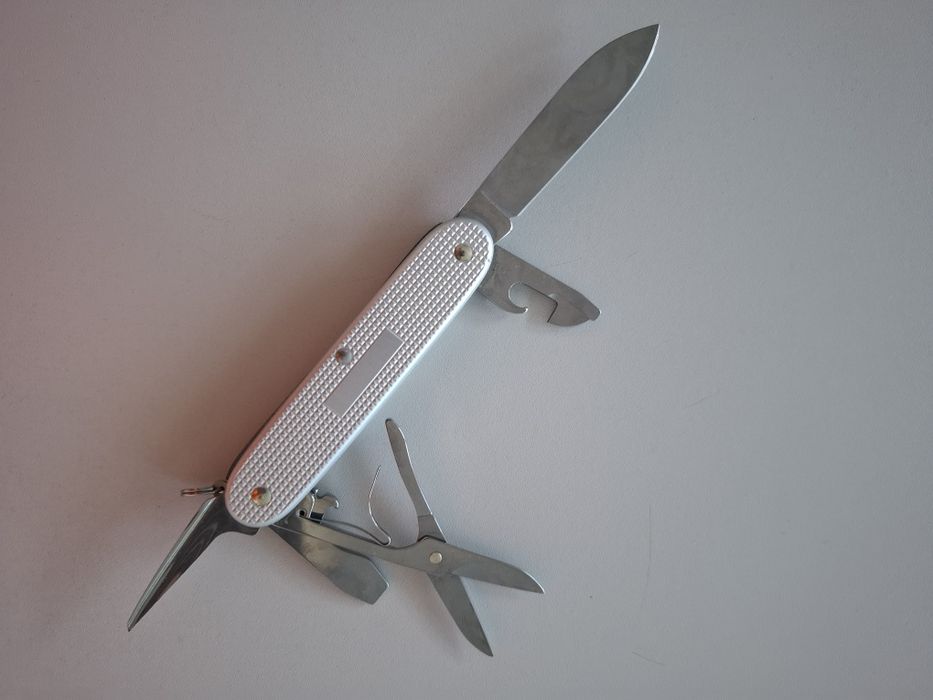 Canivete Suiço novo