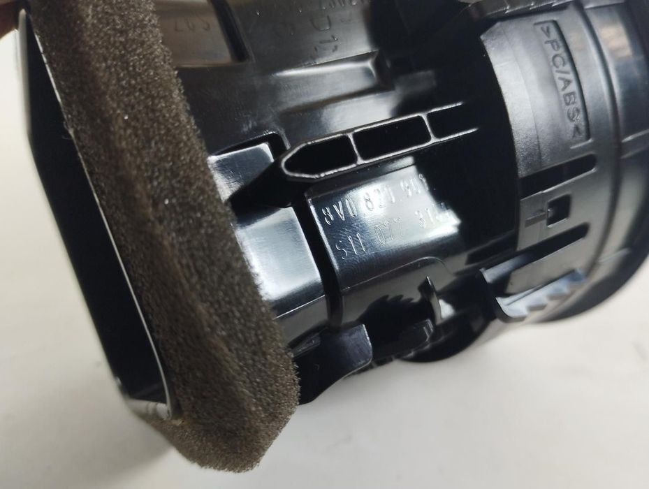 GRELHA VENTILADORA AUDI A3 2014 -8V0820901A