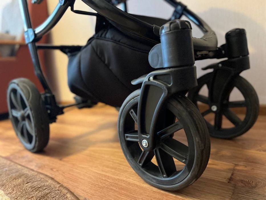 Продаю коляску 2в1