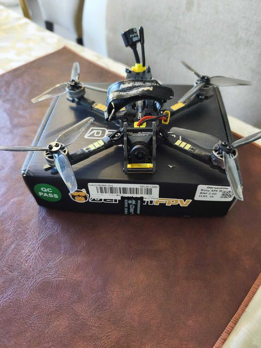 Drone FPV DarwinFPV Baby Ape II Analógico ( 4S )+ Upgrade Câmara Caddx Baby Ratel 2 + Antena RHCP