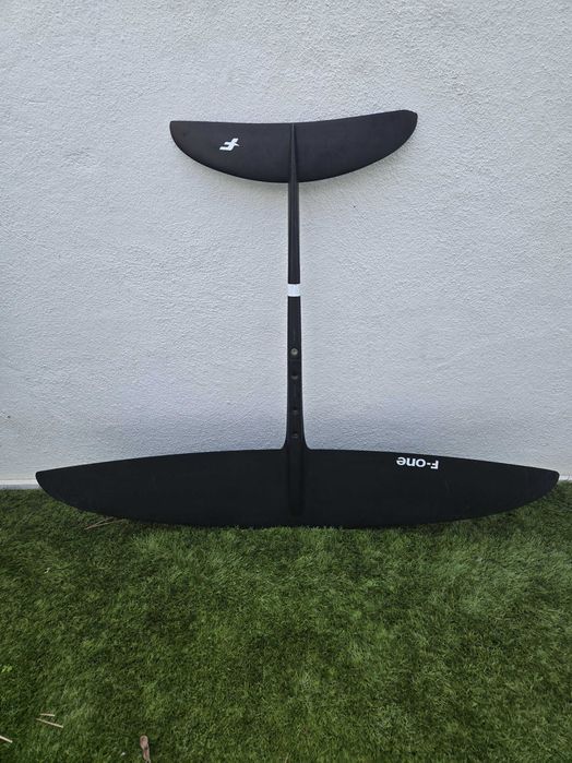 Foil F-One Phantom Carbon 1480 – Muito Bom Estado