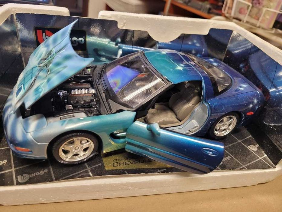 auto kolekcjonerskie Burago 1:18 Chevrolet Corvette z certyfikatem