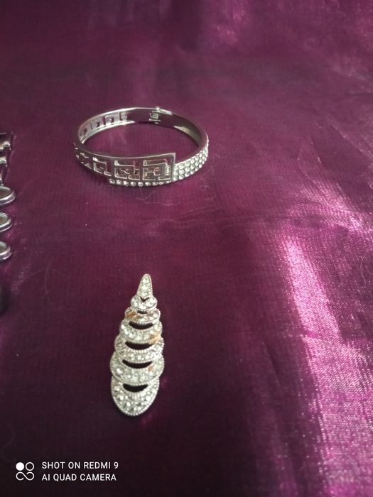 Продам біжутерію різну