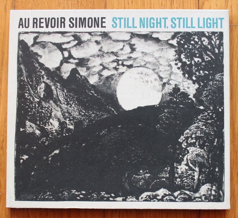 Capa do CD "Still Night, Still Light" - Au Revoir Simone (2009)