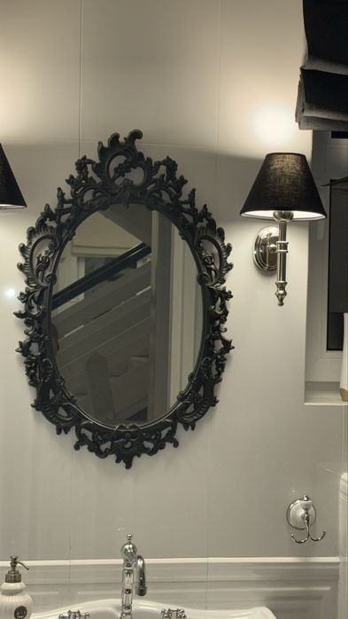 Czarne stylowe  lustro