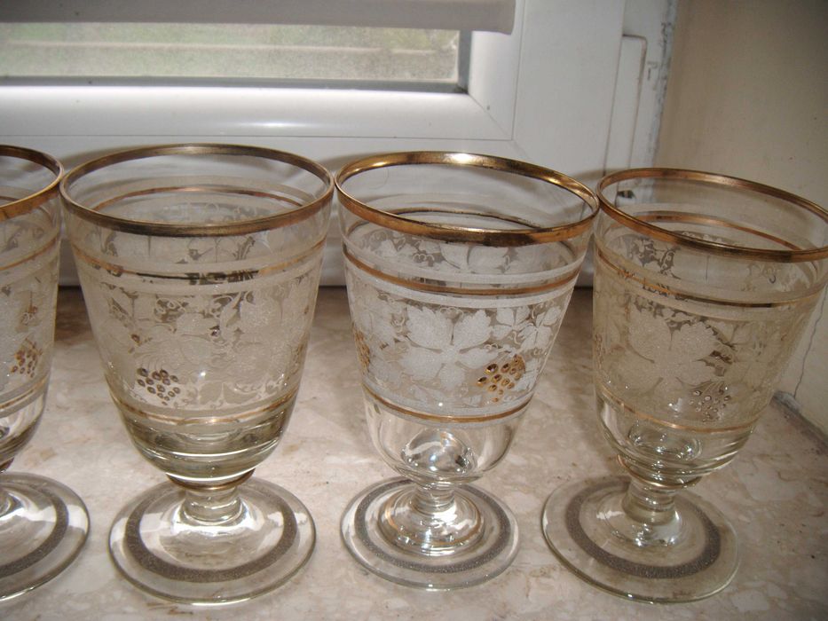 Zestaw - Duży szklany dzbanek (ok.32cm) + 6 kieliszków