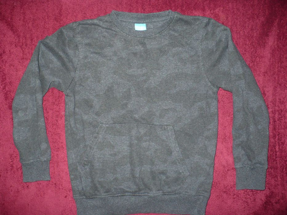 Bluza  z kieszenią 128