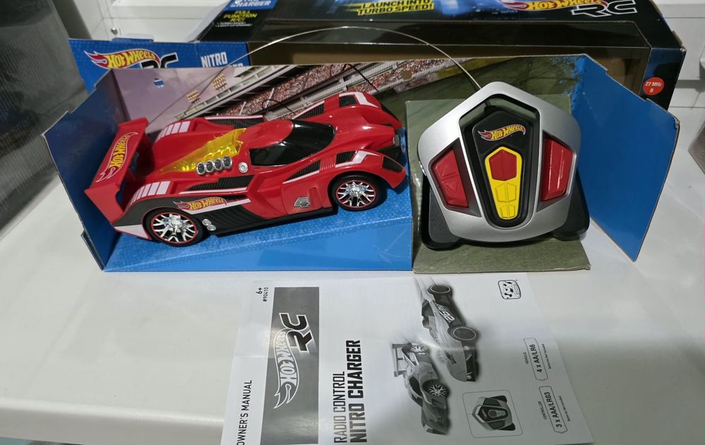 Hot Wheels Remote Control Nitro Charger радіокерована машинка дріфт