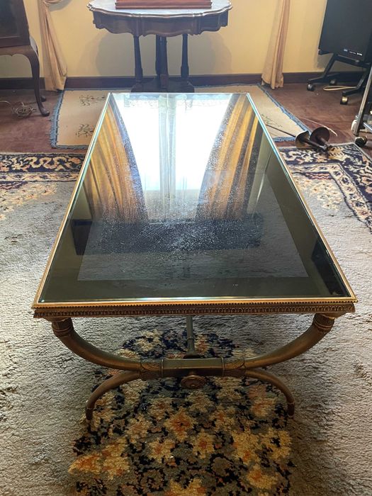 Mesa de Centro em Vidro Fumado e Estrutura Metálica