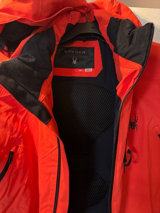 Куртка Spyder оригинал новая размер M, L