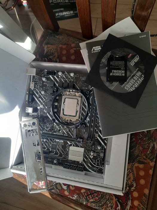 Продам комплект материнская плата и процессор i5 12400f