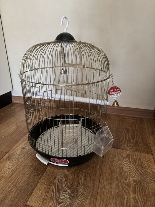 Клетка для попугайчика .