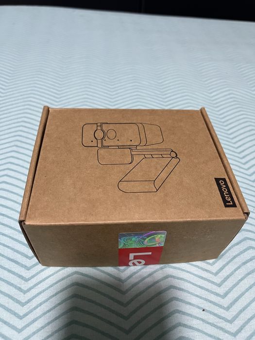 Вебкамера Lenovo Essential FHD