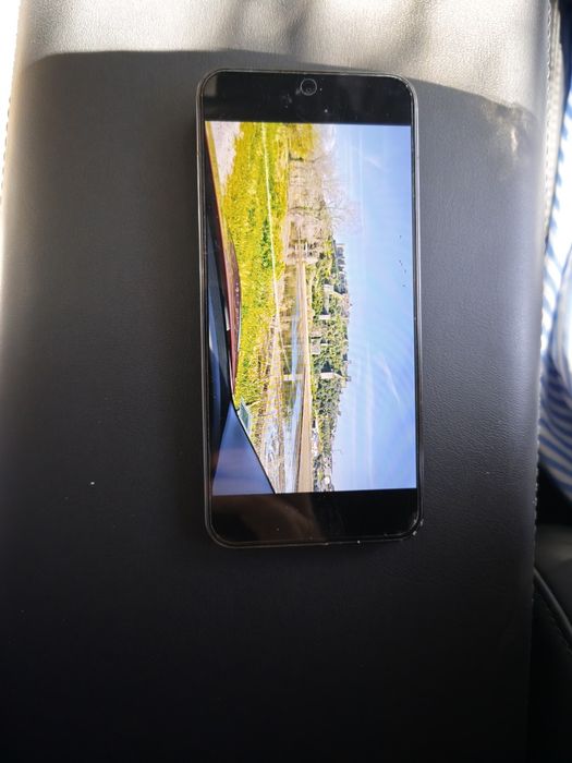 Xiaomi 13 5G (Versão Global) (não é o 13T é o 13 que é muito superior) com Carregador Original 67w -- Em excelente estado (SEM CAIXA)