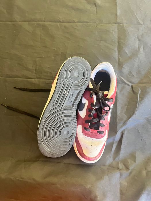 Air force 1 vermelho preto e branco