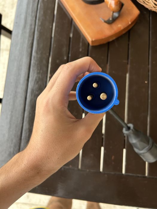 Cano de alta tensão