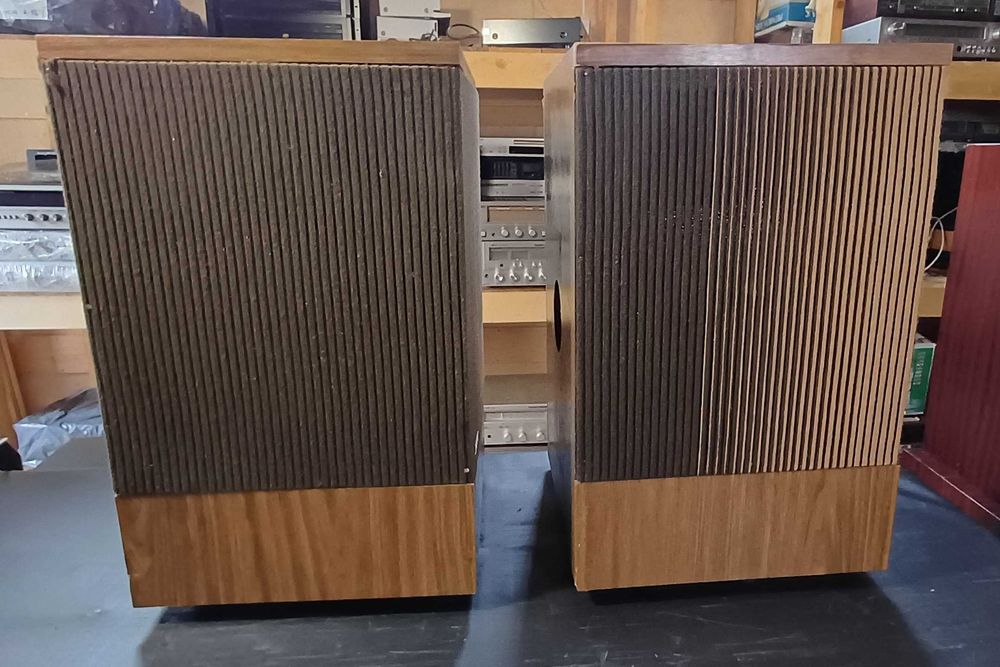 Kolumny głośnikowe BOSE Model 501 .