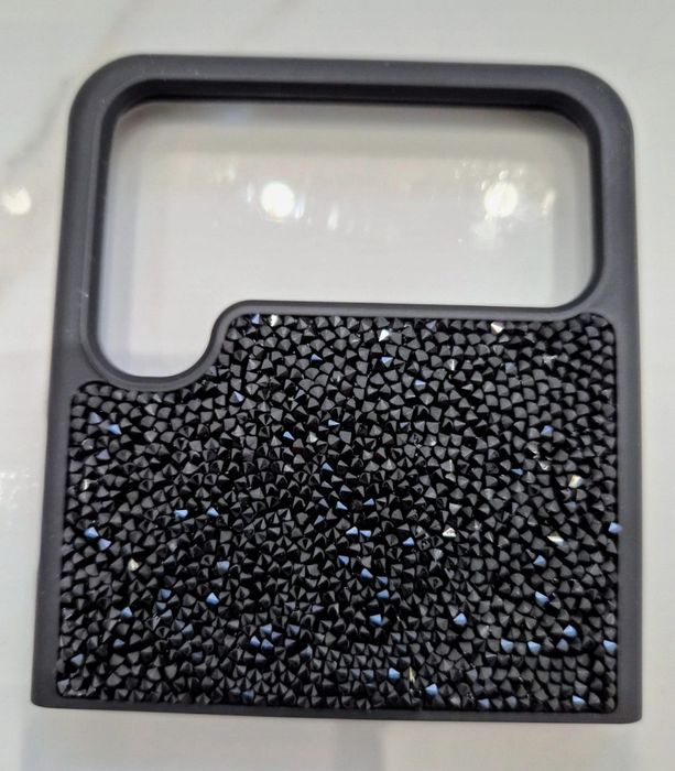Swarovski nowe etui na Samsung Flip 4