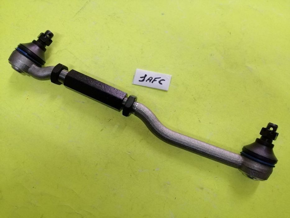 Barra com ponteiras de direcção Datsun 720 NOVO