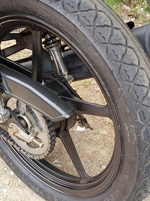 Mota 125 Yamaha ybr 125  com 15 mil kilometros em escelente estado